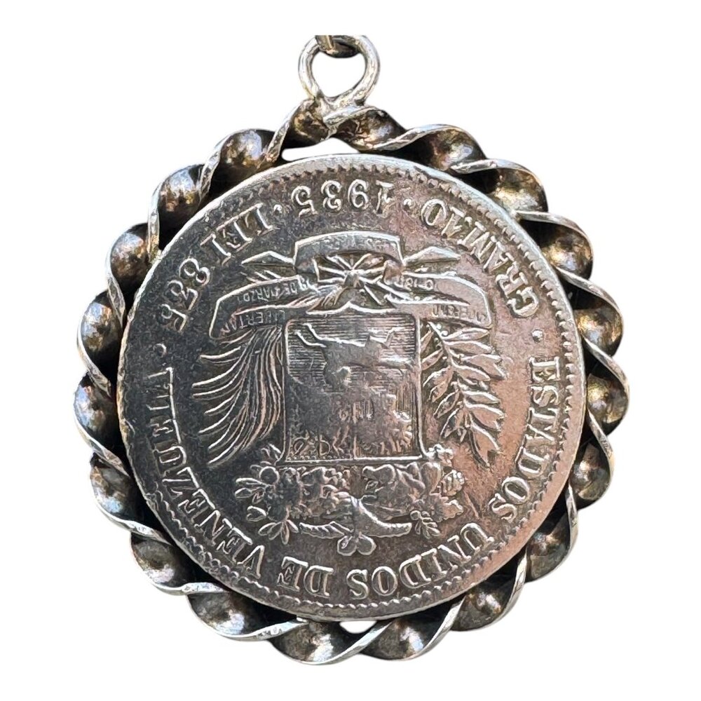 1935 Venezuelan 1 Bolivar .835 Silver Coin Pendant With Twisted Silver Frame - Picture 5 of 6